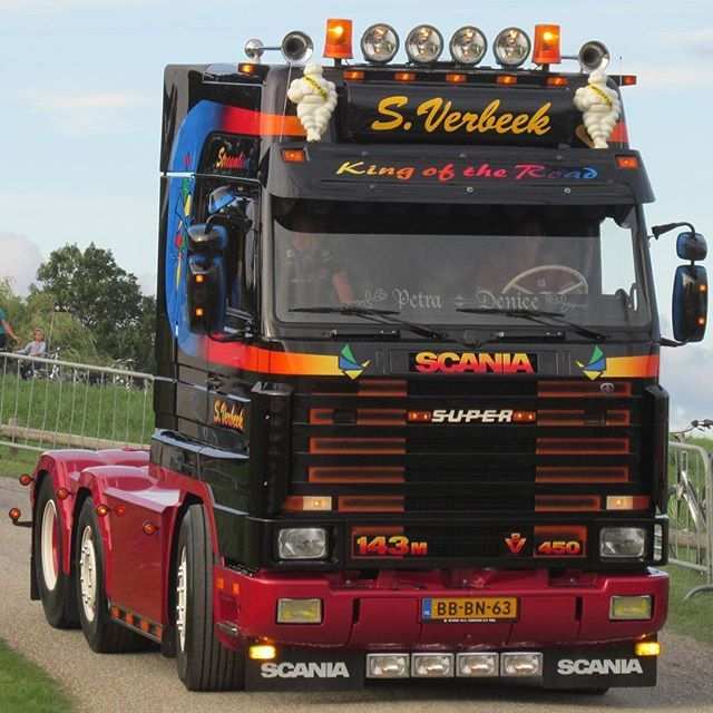 Kleurplaat Vrachtwagen Scania V8